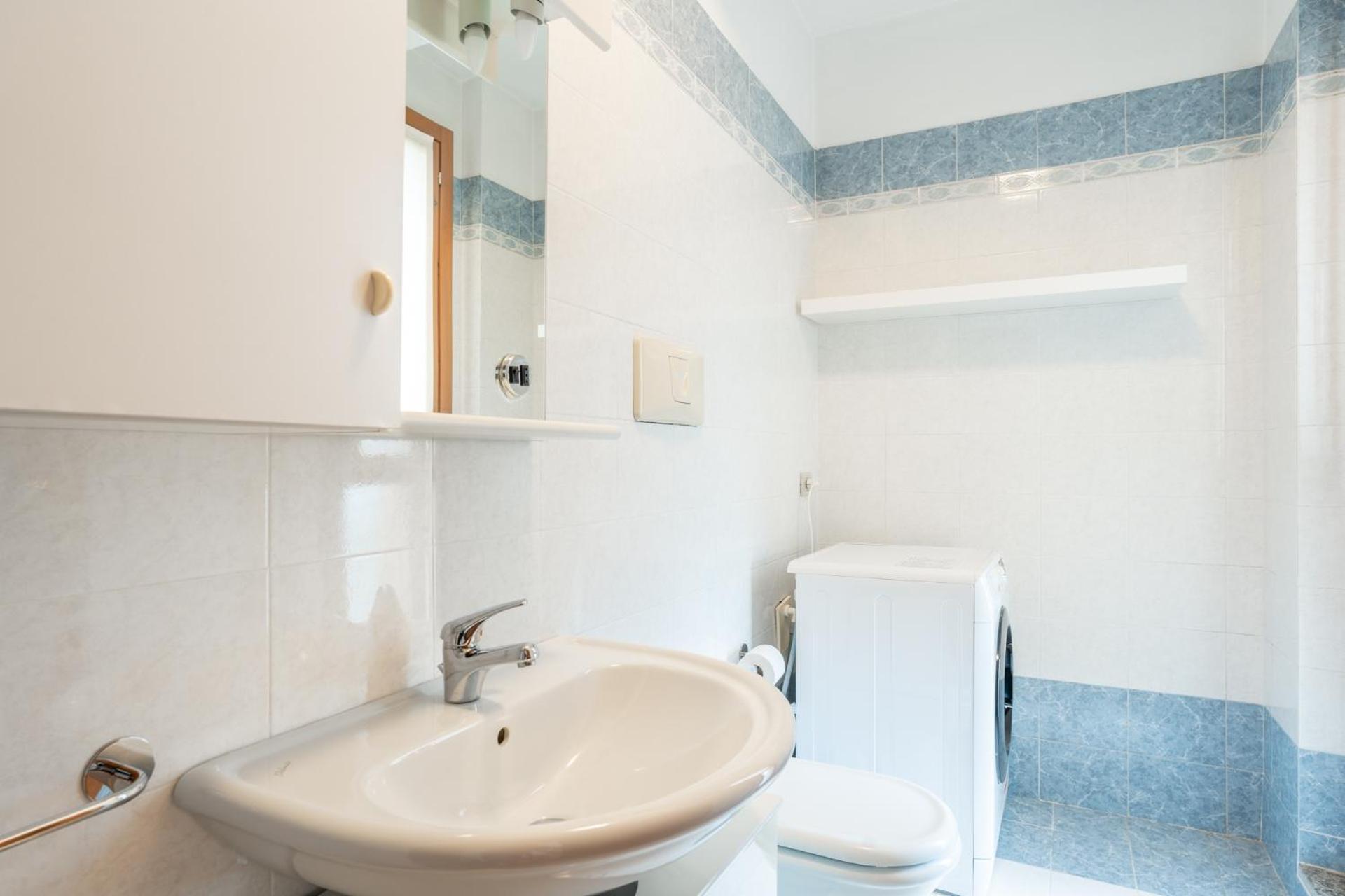 Spacious Bright Apartment Near City Center And Como Lake With Air Conditioning Lecco Luaran gambar